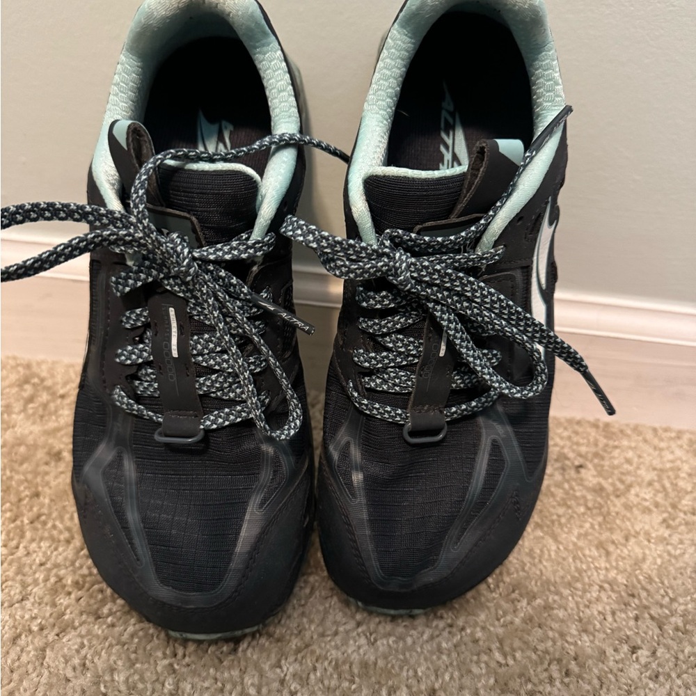 Altra lone peak 4.5 running shoe